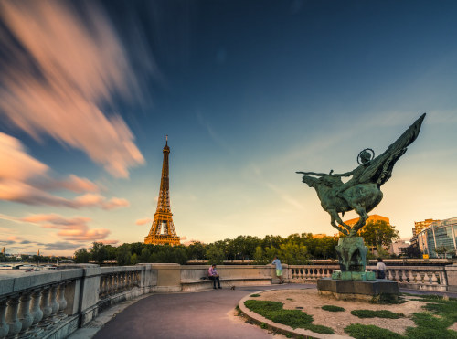 Paris, mon amour by Sizun Eye View of Eiffel Tower from the bridge of Bir-Hakeim. In the foreground 