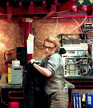 queerbioengineer:dailyghostbustersgifs:[x]All the comments are like “I want that coat”fuck that man 