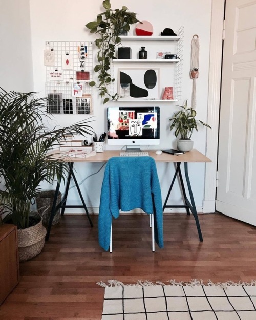 study-rn:idk whose desk this is but goddamn let me be you