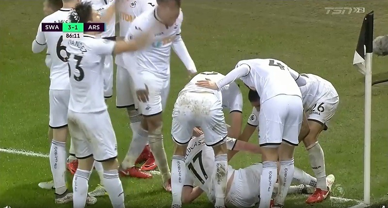 ccbbct: Was watching the highlights of Swansea - Arsenal match when I got distracted