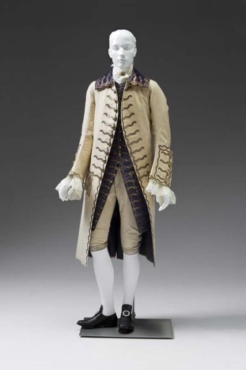 ephemeral-elegance:Velvet and Silk Court Suit, ca. 1760svia Mint Museum