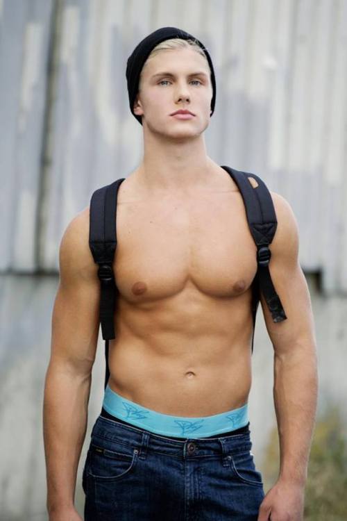 blondeguysandstuff:  http://instagram.com/mitchmarrsMITCHELL MARRS