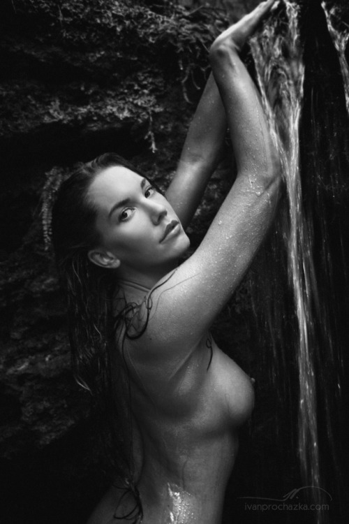 sensualisfigurae:  tumblr batch upload bloadr.com (FB)