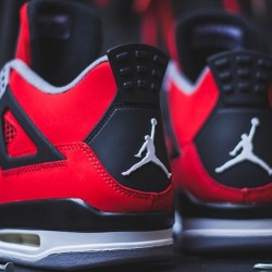 luxeful:  #swag #jordan #sneakers #bblu #hot