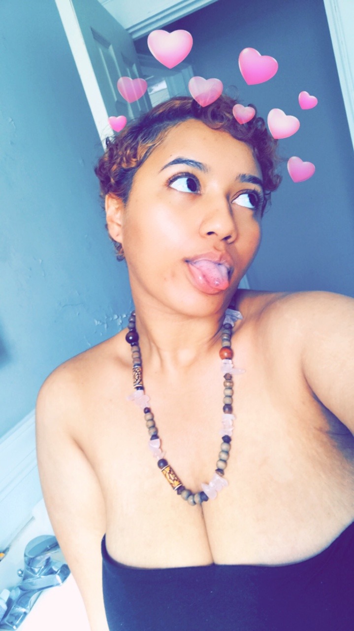 yallbetternotdeletemyshit:  fatassbrylatres:  Damn I’m fine 🤤💗  Woooooooow