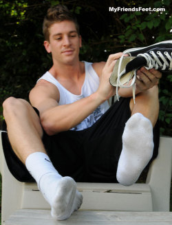 soxsex111 I love tall guys and there feet and sox