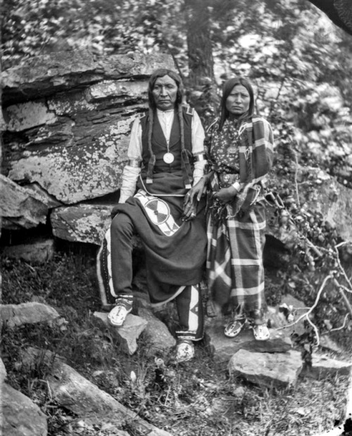 back-then:Yellow Bear and wife (Arapaho), Indian Territory, 1875⁣⁣Source: California Digital Archive