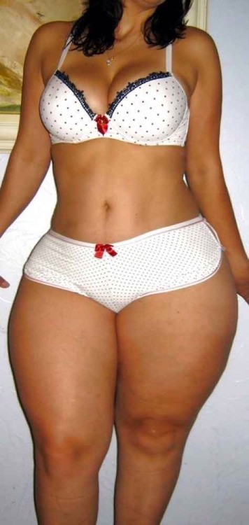 Porn photo pearhub:  #thick #wide hips #bbw  PEAR!!!