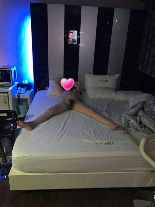 inlove-woman: 99년생 색파찾기(클릭) ㅅㅂ 99년생들 다들 색파구한다고 난리도 아님 누가 요즘 나이트나 클럽가나 여기서 낚아서 먹으면돼 필자 30살인디 내가먹은 99년