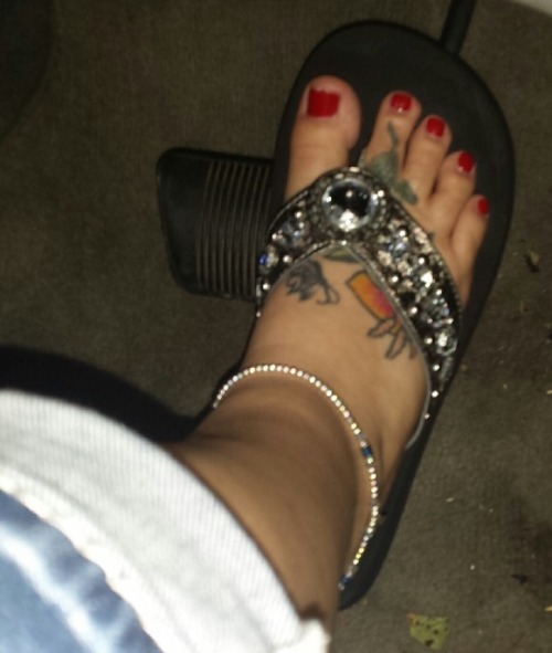 myfeet4you:  May I take your order please? 👣💋  Chubby feet are so cock swelling