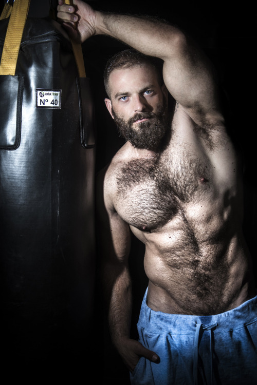 myfavoritemusclemen:  http://myfavoritemusclemen.tumblr.com/archive 