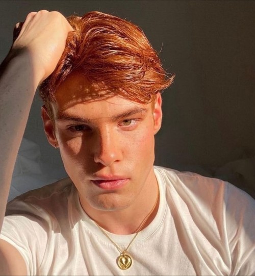 GEORGE WEASLEY AS A MOROI