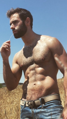 hot4hairy:  H O T 4 H A I R Y  Tumblr |