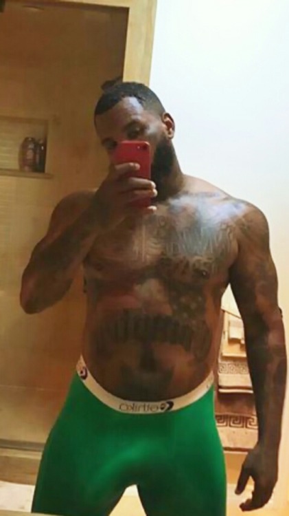 lamarworld:  The Game bulge