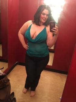 vek73:  bbwwhisperer:  boobsbrewsnbones:  Goofin off!   Omg!!!!!!!! Hell Yeah!!!!!!!!!  Curves!!!!!!!!!!   😋