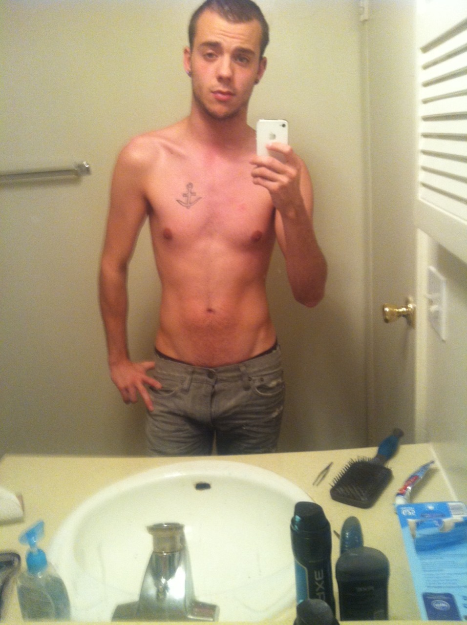 mamaslittlegenius:  I’m more than just a pretty face. 