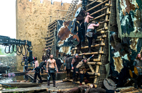 vikingsragnar:Vikings | Behind the Scenes of 3x08 - To the Gates! | [x]