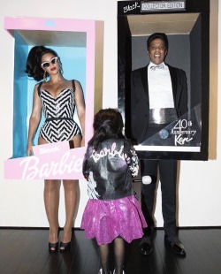 jeniphyer:  vile-black-bile:  jeniphyer:  The Carters win Halloween 2016  Why does Blue look so done with the shenanigans? 😂  I can never tell if she’s having fun with them or is she completely over them lol 