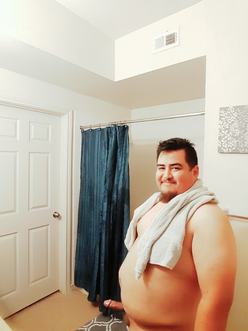 luvchubbbs:  Bae  Fuck, this chubby man is so hot! 