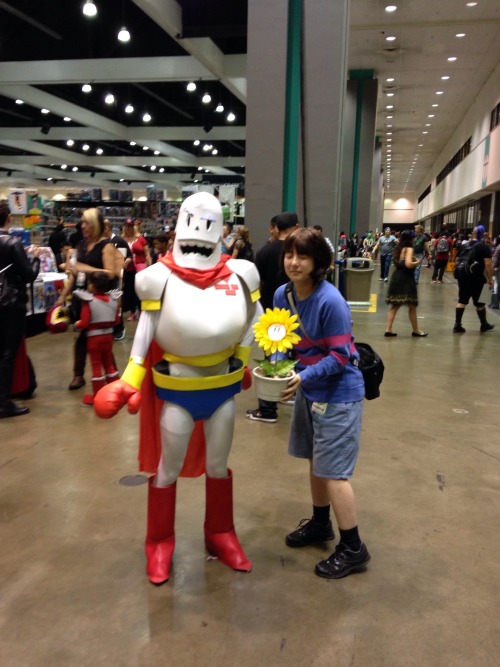 Last day of Comikaze was amazing too!! The gentleman who was Papyrus looked FABULOUS :D