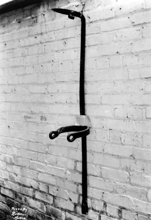 vintageeveryday:  This bell rack was used by Alabama slave owners to guard runaway slaves. Read more of the story here…