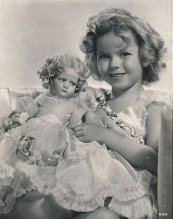 Darling-Dolls:shirley Temple With Doll 1934