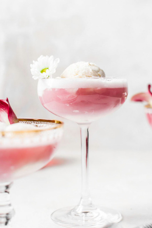 sweetoothgirl:Hibiscus Ice Cream Float