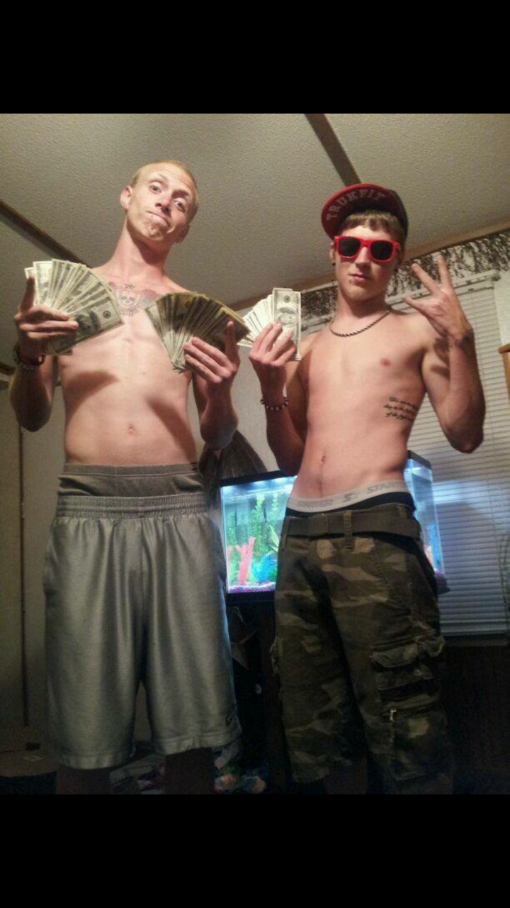 straightwhitethugs:  Follow us for the FunStraight Amateur Men- https://amateurstraightmen.tumblr.com/Straight