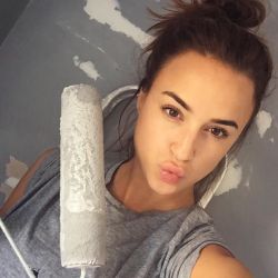 You know when you start something and you wish you&rsquo;d never even started because now you have to finish it and it&rsquo;s totally not even worth it&hellip; That. 🎨🛠💪🏽 #decorating #diy by 1rosiejones