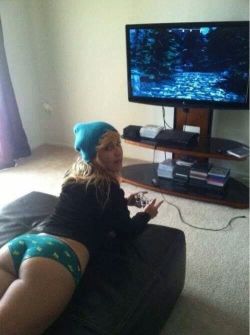 thickerisbetter:  Fine chicks playing video games = turn on
