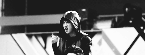 dyorobou:  suavely pulling off hoodie 