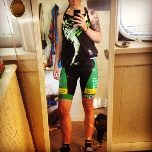 trampolinepartygoddess:  This should be our kit: inspired by David Bowie #uocycling #castelli #bikef