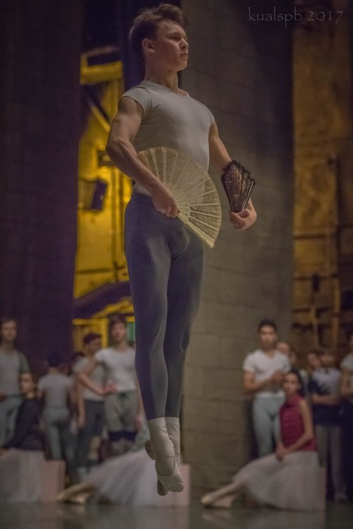 tsiskaridze:Vaganova Ballet Academy “The Nutcracker” rehearsal at the Mariinsky Theatre. December 5.