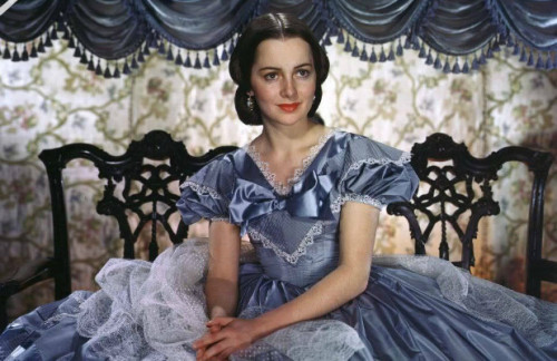 ladykerosene:In 1943 Olivia de Havilland fought Warner Bros. in order to prevent studios from tying 
