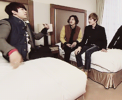 sunieekiss-deactivated20140313:  kiseop to the rescue! 
