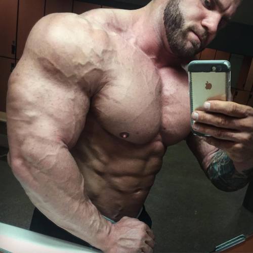 bigmalepecs:  Iain Valliere 