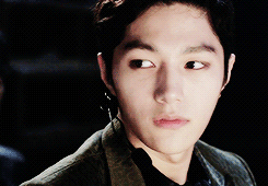gyuxsoo:  Siwoo’s expression before going on his debut stage 