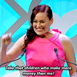 mamrie:  shmoo06:    The 8th Annual Shorty Awards    Spitting dat truf. 