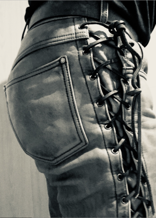 leathergearguy:made for the perfect fit  My dream this pants