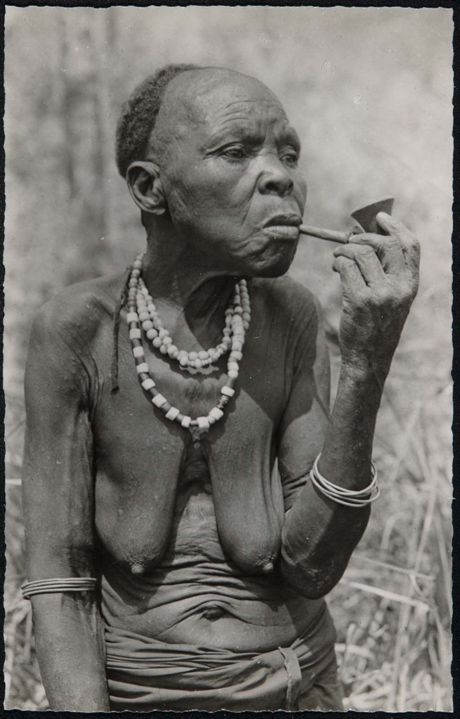 vintagecongo:Vieille Femme Mushi (Kivu), Congo Belge. Leonard A. Lauder Archive Postcard