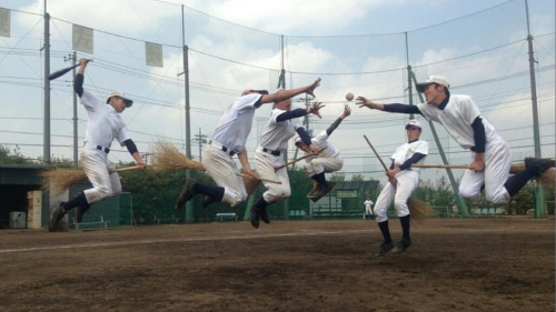 japanlove:Japanese teens playing Muggle Quidditch