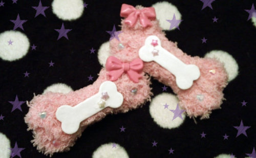 FUZZY BONE HAIRCLIPS $8.50