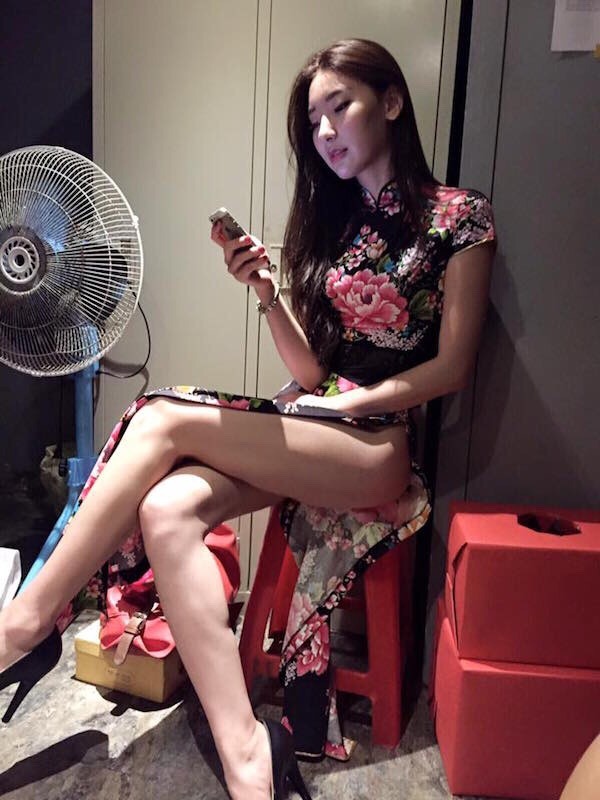 just another yellow girl in a white world (中国制造)