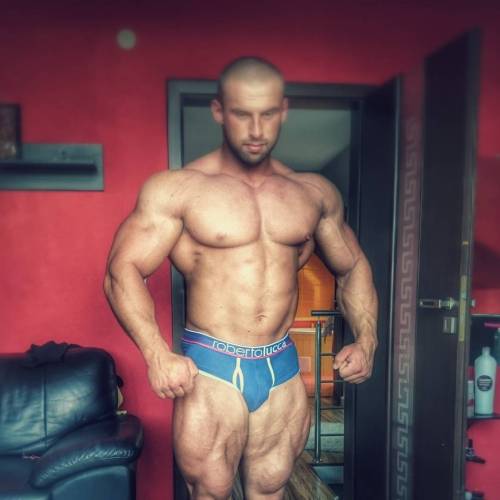 drwannabewannabe:  Soft focus on Vladimír Holota …