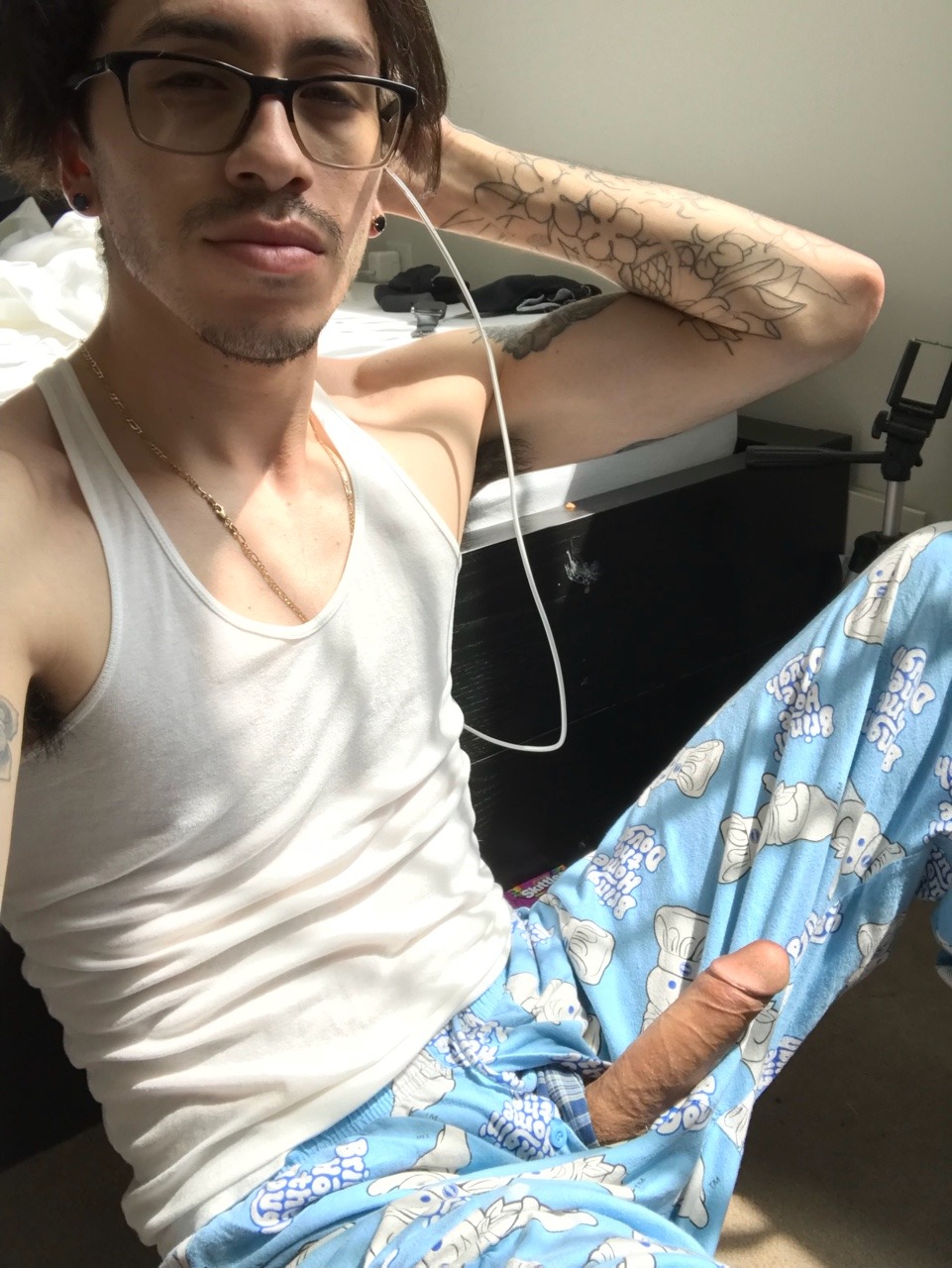 mr-highmumbles:  Le ops what popped out 🍆🍆