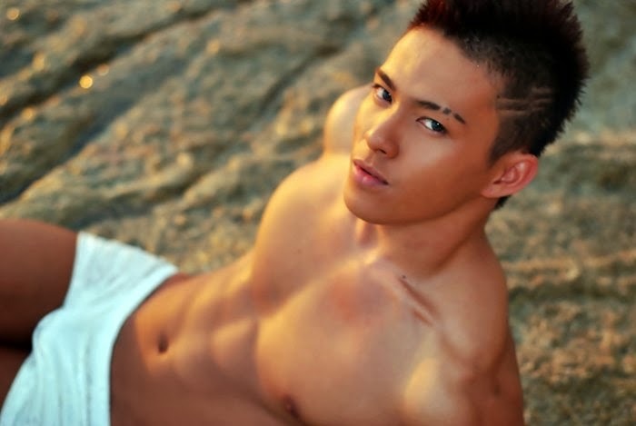 Hot Naked Chinese Guy