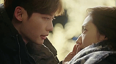 everyday-jongdae:  ⌈  lee jongsuk x park shin hye⌋ wintry kiss scene