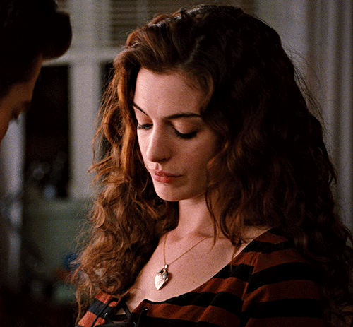 witch:Anne Hathaway in Love & Other Drugs (2010) dir. Edward Zwick