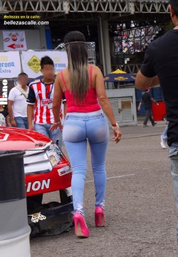 Sexy Girls In Tight Jeans