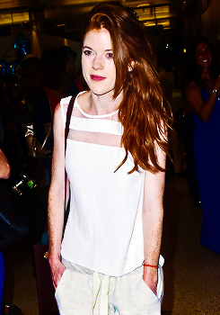 nymheria:  favourite celebrity meme » candids [3/5] ↳ at LAX (July 2014) 
